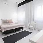 شقة Center *
