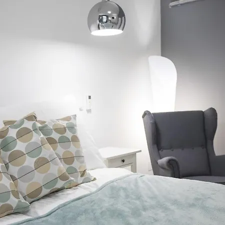 Center Apartment *